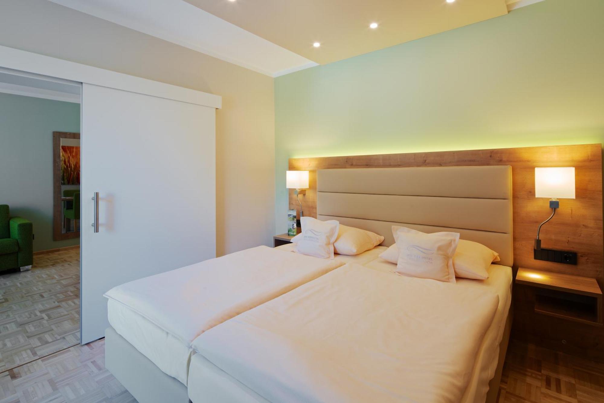 Bio-Seehotel Zeulenroda Стая снимка