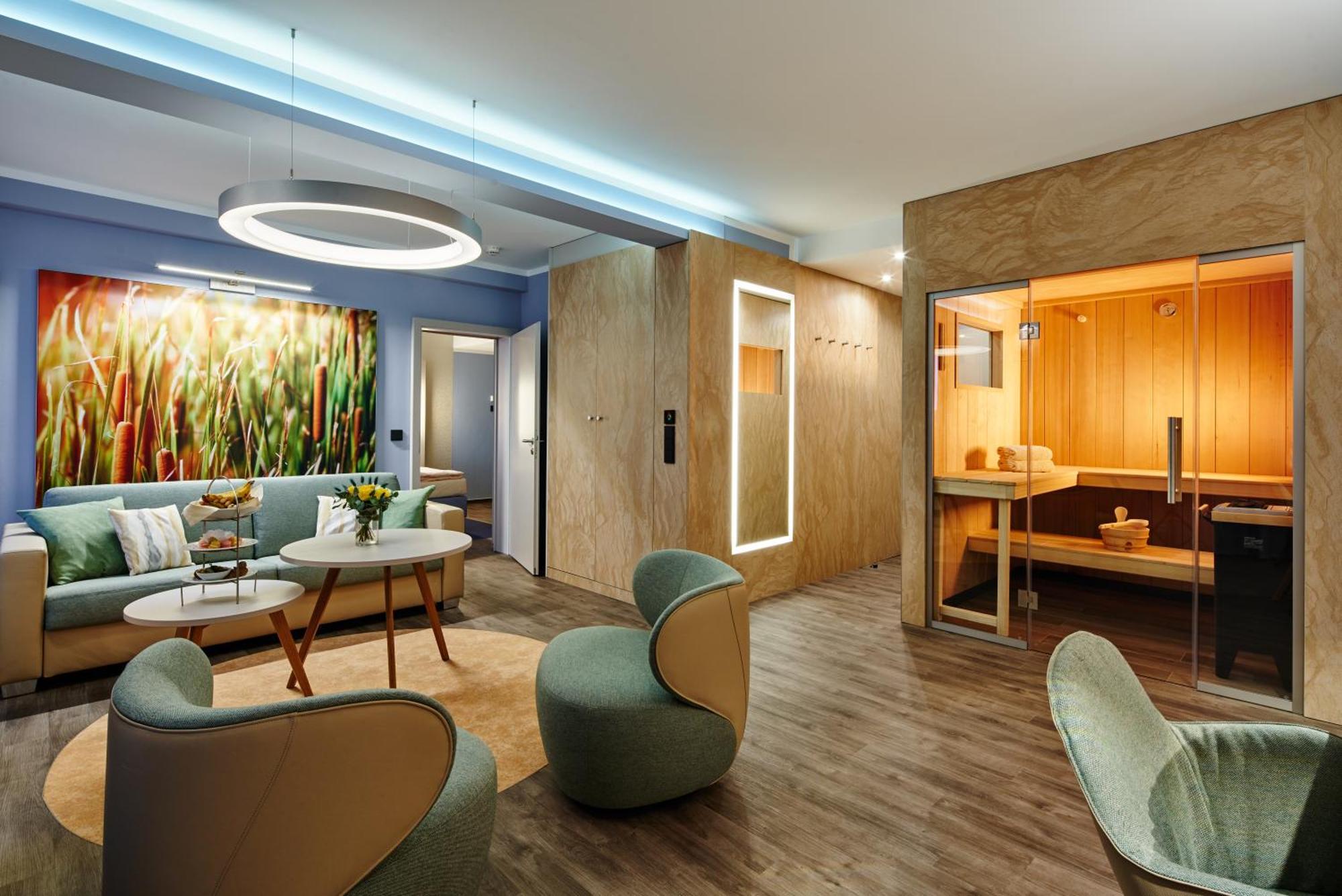 Bio-Seehotel Zeulenroda Стая снимка